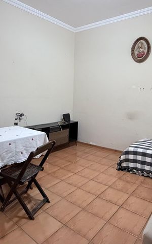 Casa à venda com 101m², 2 quartos e 3 vagas Casa à venda com 101m², 2 quartos e 3 vagasSala