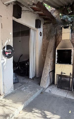 Casa à venda com 101m², 2 quartos e 3 vagas Casa à venda com 101m², 2 quartos e 3 vagasÁrea externa