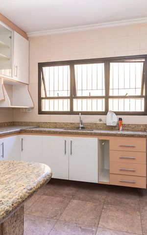Casa à venda com 200m², 4 quartos e 3 vagasCozinha