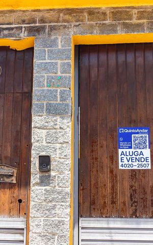 Casa à venda com 200m², 4 quartos e 3 vagasFachada