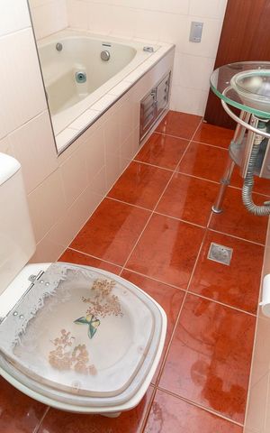 Casa à venda com 200m², 4 quartos e 3 vagasBanheiro da Suíte 1