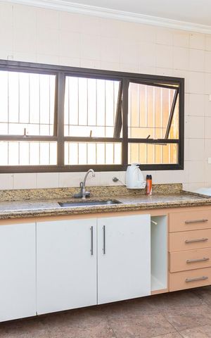 Casa à venda com 200m², 4 quartos e 3 vagasCozinha