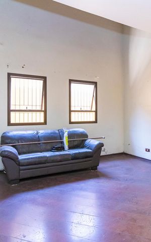 Casa à venda com 200m², 4 quartos e 3 vagasSala