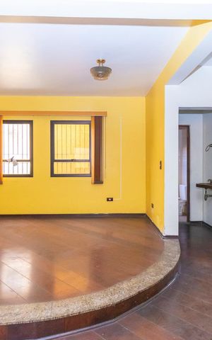 Casa à venda com 200m², 4 quartos e 3 vagasSala