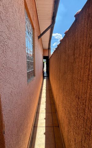 Casa à venda com 220m², 4 quartos e 3 vagas Casa à venda com 220m², 4 quartos e 3 vagasCorredor