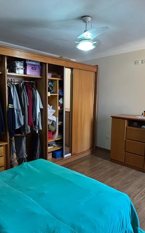 Casa à venda com 220m², 4 quartos e 3 vagas Casa à venda com 220m², 4 quartos e 3 vagasSuíte 2