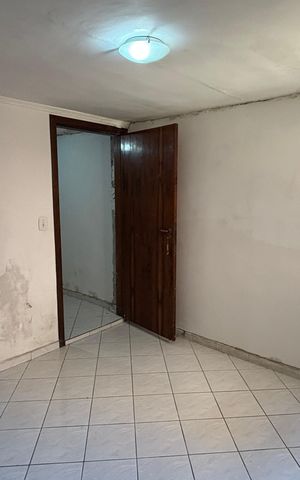 Casa à venda com 220m², 4 quartos e 3 vagas Casa à venda com 220m², 4 quartos e 3 vagasPorão - Suite
