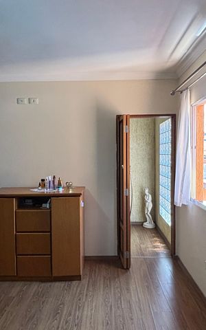 Casa à venda com 220m², 4 quartos e 3 vagas Casa à venda com 220m², 4 quartos e 3 vagasSuíte 2
