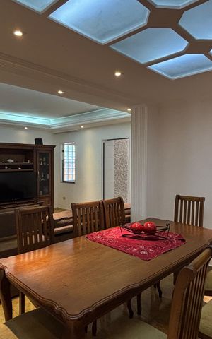Casa à venda com 220m², 4 quartos e 3 vagas Casa à venda com 220m², 4 quartos e 3 vagasSala - Sala de Jantar