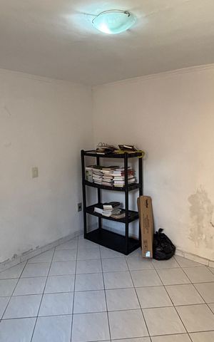 Casa à venda com 220m², 4 quartos e 3 vagas Casa à venda com 220m², 4 quartos e 3 vagasPorão - Suite