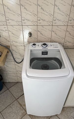 Casa à venda com 220m², 4 quartos e 3 vagas Casa à venda com 220m², 4 quartos e 3 vagasÁrea de Serviço