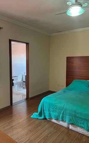 Casa à venda com 220m², 4 quartos e 3 vagas Casa à venda com 220m², 4 quartos e 3 vagasSuíte 2