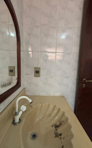 Casa à venda com 220m², 4 quartos e 3 vagas Casa à venda com 220m², 4 quartos e 3 vagasPorão - Suite Banheiro