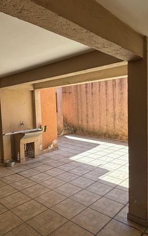 Casa à venda com 220m², 4 quartos e 3 vagas Casa à venda com 220m², 4 quartos e 3 vagasQuintal