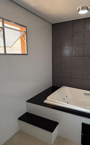 Casa à venda com 220m², 4 quartos e 3 vagas Casa à venda com 220m², 4 quartos e 3 vagasBanheiro da Suíte 2