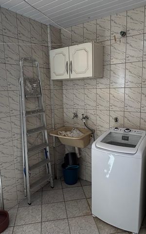 Casa à venda com 220m², 4 quartos e 3 vagas Casa à venda com 220m², 4 quartos e 3 vagasÁrea de Serviço