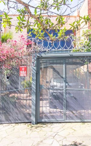 Casa à venda com 390m², 4 quartos e 2 vagasFachada