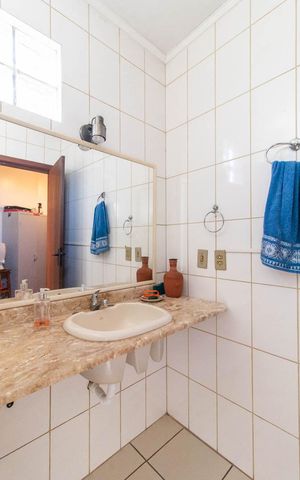 Casa à venda com 390m², 4 quartos e 2 vagasBanheiro 5