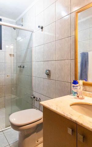 Casa à venda com 390m², 4 quartos e 2 vagasBanheiro 1