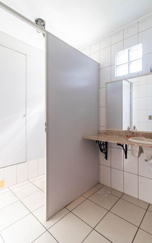 Casa à venda com 390m², 4 quartos e 2 vagasBanheiro 4