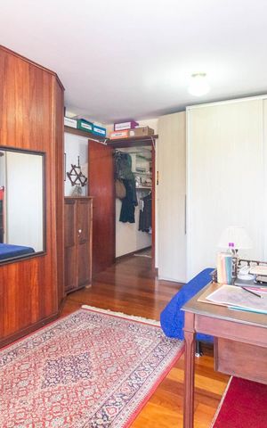Casa à venda com 390m², 4 quartos e 2 vagasSuíte