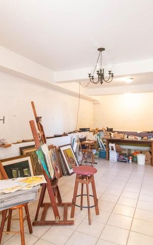 Casa à venda com 390m², 4 quartos e 2 vagasEspaço de Festas