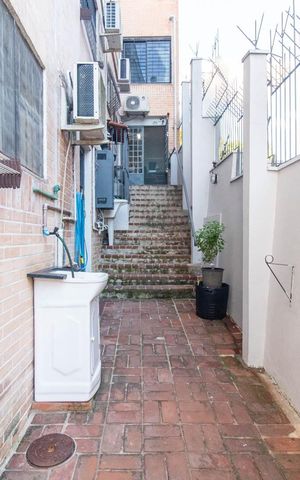 Casa à venda com 390m², 4 quartos e 2 vagasÁrea de Serviço