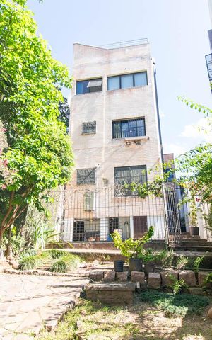 Casa à venda com 390m², 4 quartos e 2 vagasQuintal