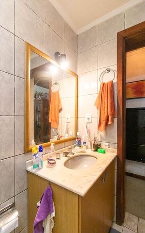 Casa à venda com 390m², 4 quartos e 2 vagasBanheiro 2