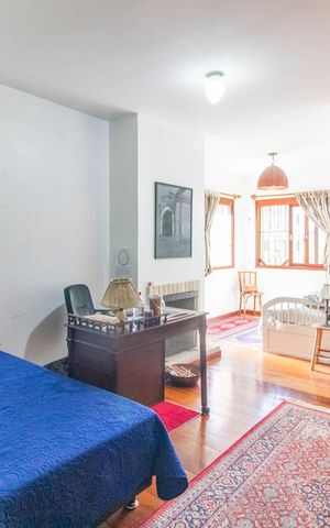 Casa à venda com 390m², 4 quartos e 2 vagasSuíte