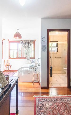 Casa à venda com 390m², 4 quartos e 2 vagasSuíte