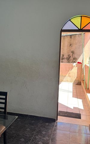 Casa à venda com 198m², 3 quartos e sem vaga Casa à venda com 198m², 3 quartos e sem vagaSala