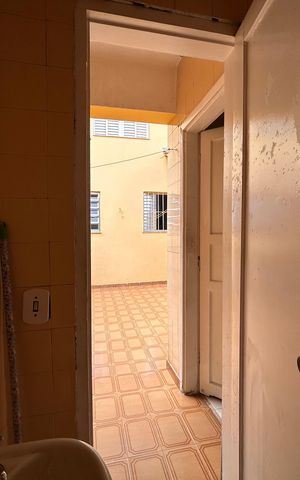 Casa à venda com 253m², 4 quartos e 5 vagas Casa à venda com 253m², 4 quartos e 5 vagasBanheiro de serviço