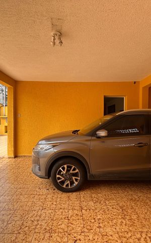 Casa à venda com 253m², 4 quartos e 5 vagas Casa à venda com 253m², 4 quartos e 5 vagasGaragem