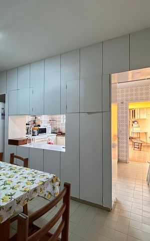 Casa à venda com 253m², 4 quartos e 5 vagas Casa à venda com 253m², 4 quartos e 5 vagasCopa