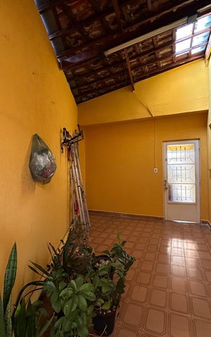 Casa à venda com 253m², 4 quartos e 5 vagas Casa à venda com 253m², 4 quartos e 5 vagasQuintal