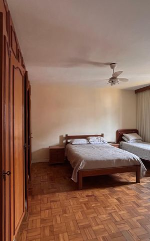 Casa à venda com 253m², 4 quartos e 5 vagas Casa à venda com 253m², 4 quartos e 5 vagasSuíte