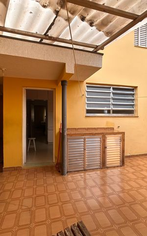 Casa à venda com 253m², 4 quartos e 5 vagas Casa à venda com 253m², 4 quartos e 5 vagasQuintal