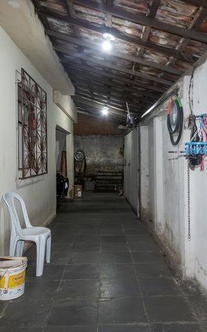 Casa à venda com 241m², 3 quartos e 1 vaga Casa à venda com 241m², 3 quartos e 1 vagaVaranda