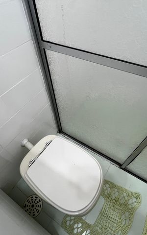 Casa à venda com 148m², 3 quartos e 2 vagas Casa à venda com 148m², 3 quartos e 2 vagasBanheiro