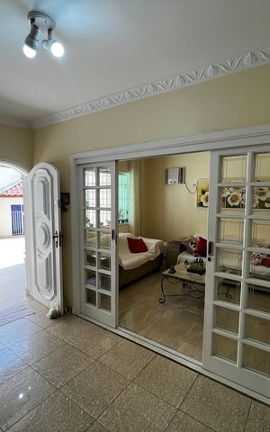 Casa à venda com 148m², 3 quartos e 2 vagas Casa à venda com 148m², 3 quartos e 2 vagasSala
