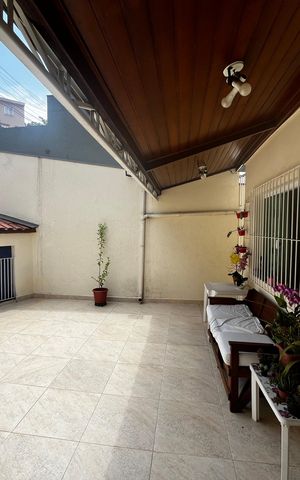 Casa à venda com 148m², 3 quartos e 2 vagas Casa à venda com 148m², 3 quartos e 2 vagasQuintal