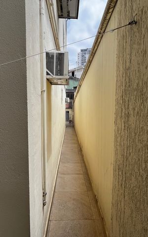 Casa à venda com 148m², 3 quartos e 2 vagas Casa à venda com 148m², 3 quartos e 2 vagasCorredor