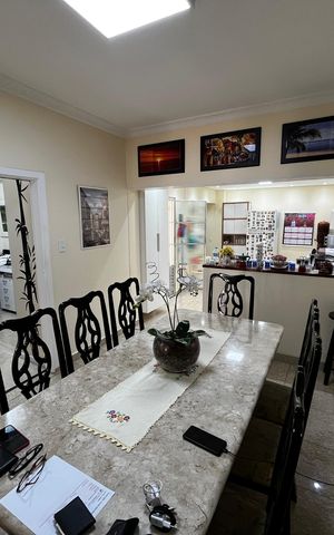 Casa à venda com 148m², 3 quartos e 2 vagas Casa à venda com 148m², 3 quartos e 2 vagasSala de Jantar