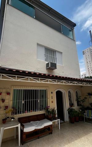 Casa à venda com 148m², 3 quartos e 2 vagas Casa à venda com 148m², 3 quartos e 2 vagasQuintal