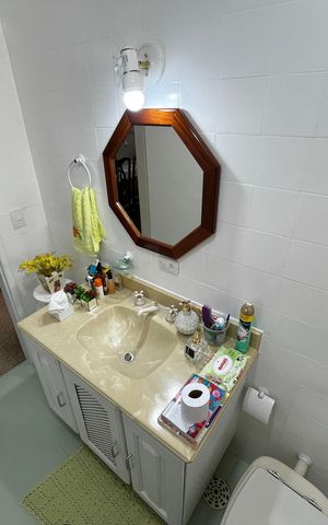Casa à venda com 148m², 3 quartos e 2 vagas Casa à venda com 148m², 3 quartos e 2 vagasBanheiro