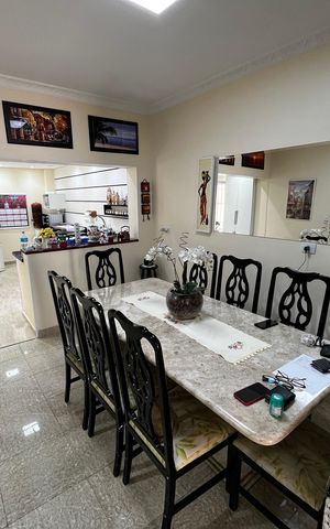 Casa à venda com 148m², 3 quartos e 2 vagas Casa à venda com 148m², 3 quartos e 2 vagasSala de Jantar
