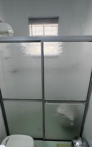 Casa à venda com 148m², 3 quartos e 2 vagas Casa à venda com 148m², 3 quartos e 2 vagasBanheiro