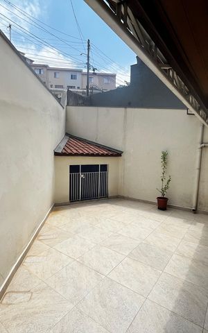 Casa à venda com 148m², 3 quartos e 2 vagas Casa à venda com 148m², 3 quartos e 2 vagasQuintal