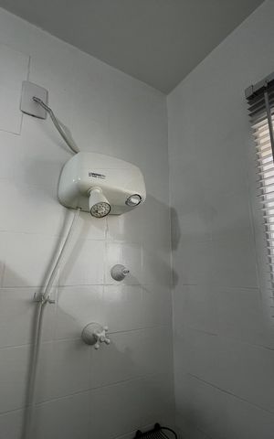 Casa à venda com 148m², 3 quartos e 2 vagas Casa à venda com 148m², 3 quartos e 2 vagasBanheiro